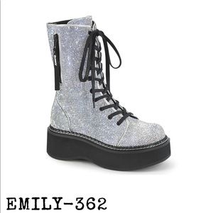 Demonia Emily-362 size 10